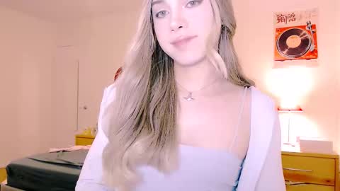 Snapshot of blondetwinkcum19 chatting on January 2026 12:47:01 AM zoey madisson 3 online show from January 2026 12:47:01 AM