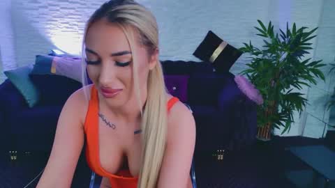 Snapshot of blondiexstar chatting on April 2026 07:08:02 PM Kiki online show from April 2026 07:08:02 PM