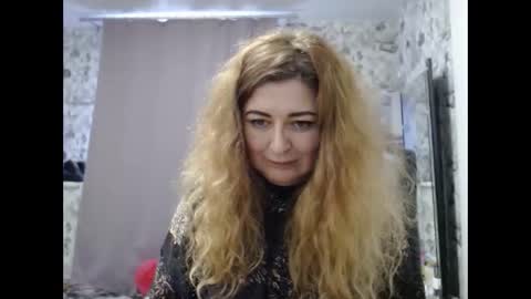 Snapshot of blondmilfs chatting on January 2025 11:10:02 AM BlondMILfs online show from January 2025 11:10:02 AM