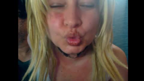 Snapshot of blontsex chatting on April 2026 10:07:02 PM Blontsex online show from April 2026 10:07:02 PM