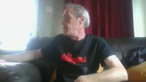 bloody52 online show from January 2026 01:59:02 PM