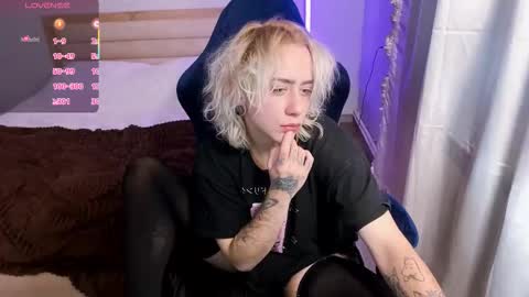 blooming_soul online show from November 2025 09:25:02 PM