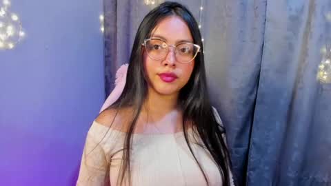 Snapshot of blue_sky18 chatting on June 2026 02:33:02 AM hanna online show from June 2026 02:33:02 AM