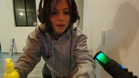 Alice bleu for friends  online show from January 2025 01:54:01 AM