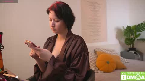 bluebeell online show from November 2025 09:41:02 PM