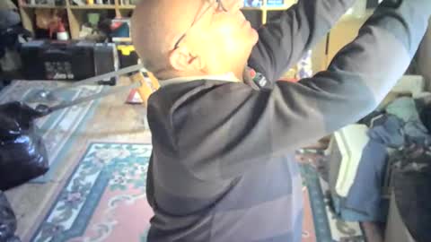 Snapshot of bluebox65 chatting on November 2025 12:11:01 PM bluebox65 online show from November 2025 12:11:01 PM