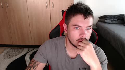 Snapshot of blueeyeboy0 chatting on February 2025 06:04:01 AM blueeyeboy0 online show from February 2025 06:04:01 AM