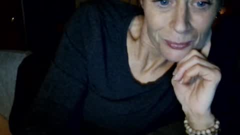 Blueeyedlie online show from December 2025 08:31:02 AM