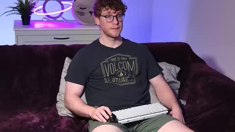 blueeyedtallguy online show from November 2025 03:12:01 AM