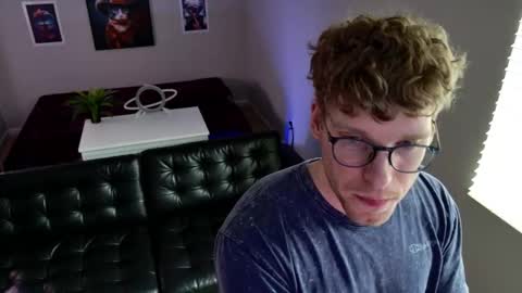 Snapshot of blueeyedtallguy chatting on March 2026 09:10:01 PM blueeyedtallguy online show from March 2026 09:10:01 PM