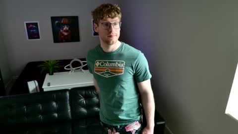 Snapshot of blueeyedtallguy chatting on March 2026 09:07:01 PM blueeyedtallguy online show from March 2026 09:07:01 PM