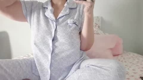 Snapshot of blueeyes40ddds chatting on November 2025 03:34:02 PM BlueEyes40DDDs online show from November 2025 03:34:02 PM