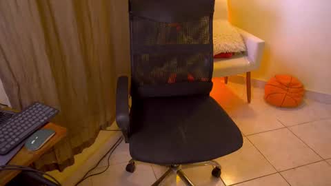 FLORAA online show from November 2025 10:37:01 AM