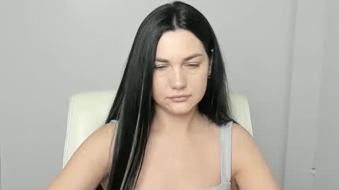 Kelly online show from November 2025 06:23:01 AM