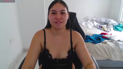 Snapshot of blumbum chatting on June 2026 09:13:02 PM Hey guysI am BrendaWelcome my room online show from June 2026 09:13:02 PM