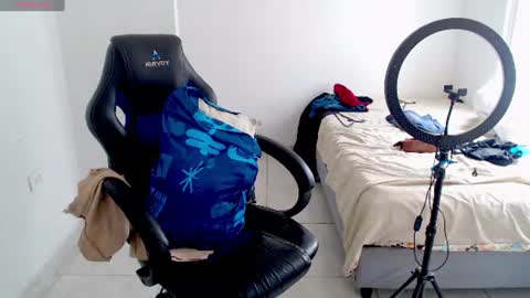 Snapshot of blumbum chatting on July 2026 08:46:01 PM Hey guysI am BrendaWelcome my room online show from July 2026 08:46:01 PM