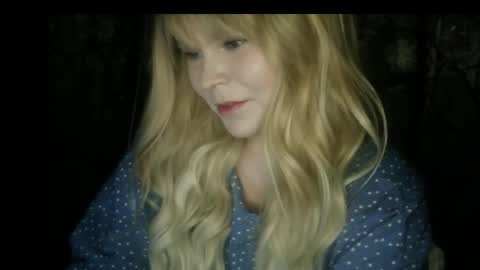 blushing_star online show from December 2025 04:02:02 PM