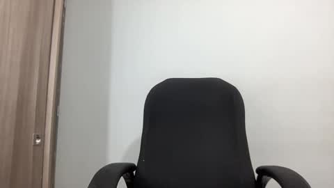 Bob  INDEPENDENT MODEL online show from February 2025 01:09:02 AM