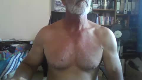 Snapshot of bobbgud chatting on October 2025 01:45:02 PM Bobbgud online show from October 2025 01:45:02 PM