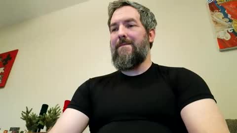 Bobchmw online show from December 2025 01:17:01 PM