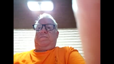 Snapshot of bobstcha chatting on October 2025 03:40:02 PM bobstcha online show from October 2025 03:40:02 PM