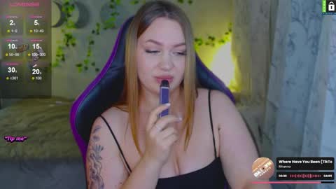  Lina  online show from November 2025 08:20:01 PM