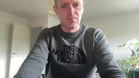 Snapshot of boegieboy76 chatting on October 2025 09:21:02 AM ask me online show from October 2025 09:21:02 AM