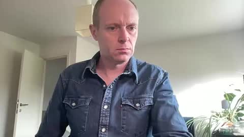 Snapshot of boegieboy76 chatting on October 2025 11:22:01 AM ask me online show from October 2025 11:22:01 AM