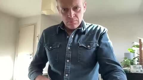 Snapshot of boegieboy76 chatting on November 2025 08:35:01 AM ask me online show from November 2025 08:35:01 AM