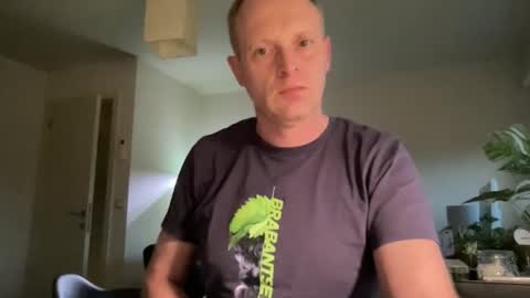 Snapshot of boegieboy76 chatting on December 2025 03:52:01 PM ask me online show from December 2025 03:52:01 PM