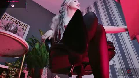 Snapshot of bogemabella chatting on July 2026 10:05:01 PM Your Mistress Bella online show from July 2026 10:05:01 PM