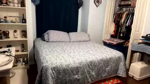 FRECKLES online show from January 2025 01:02:01 AM