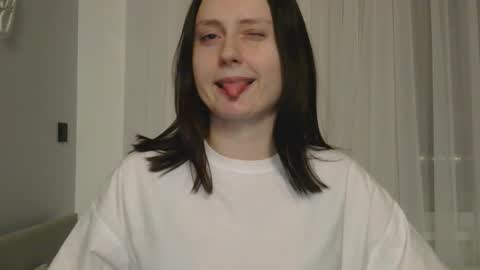 bonne_chance online show from November 2025 07:13:01 PM