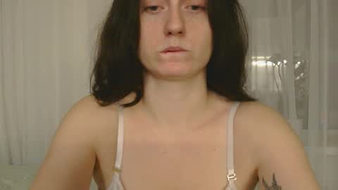 bonne_chance online show from November 2025 04:40:02 PM