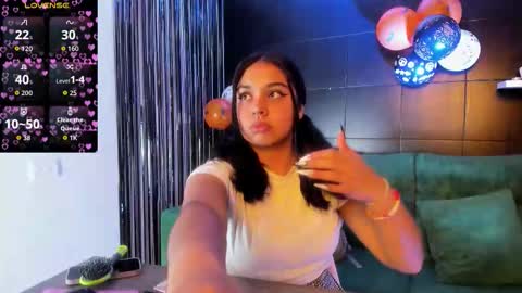 Bonnie online show from October 2025 07:55:02 PM