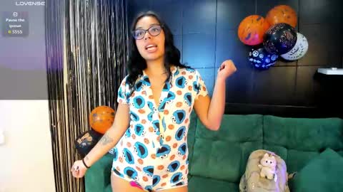 Bonnie online show from October 2025 07:56:01 PM