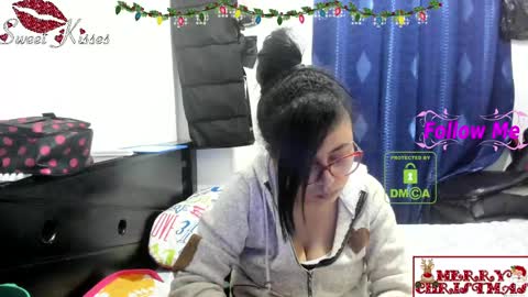 Snapshot of bonnie_lam_ chatting on January 2025 12:43:02 AM bonnie lam hello welcome to my room I hope you have fun and you can reach your maximum pleasure here with me online show from January 2025 12:43:02 AM