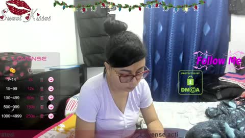 Snapshot of bonnie_lam_ chatting on January 2025 03:18:02 AM bonnie lam hello welcome to my room I hope you have fun and you can reach your maximum pleasure here with me online show from January 2025 03:18:02 AM