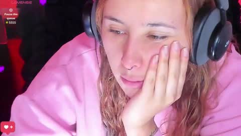 Snapshot of bonnie_moon_ chatting on February 2026 08:40:02 PM Bonnie Help me reach 500 likes online show from February 2026 08:40:02 PM