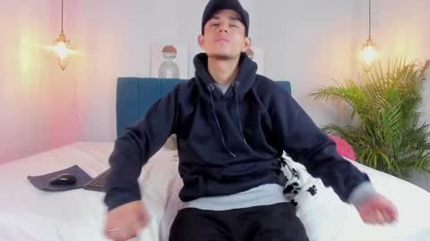 Snapshot of bonny_and_carrot chatting on February 2025 01:40:02 AM bonny_and_carrot online show from February 2025 01:40:02 AM