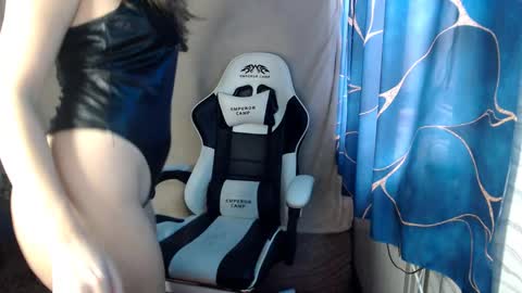 bonny_klyde95 online show from December 2024 11:23:02 AM