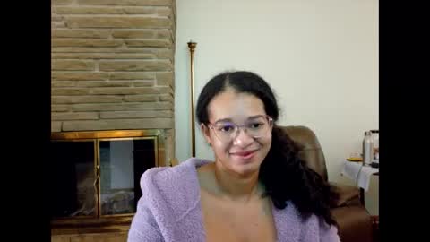 Queen Bon Vivantt online show from October 2025 01:22:02 PM