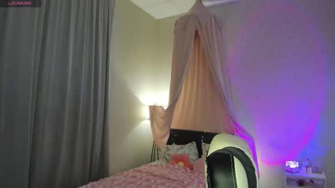 Milena online show from October 2025 02:10:01 AM