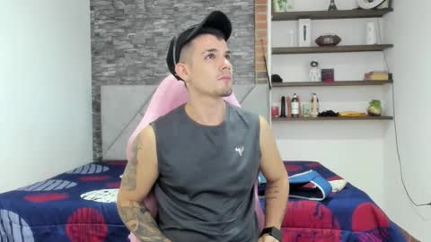 booyhott_ online show from February 2026 07:43:01 PM