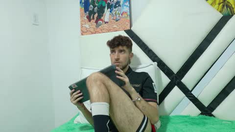 Chris  online show from October 2025 08:10:01 PM