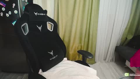 Helen  online show from January 2025 06:39:01 PM