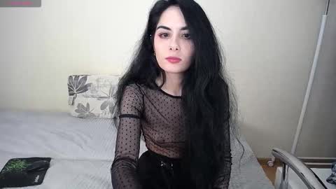 Helen  online show from November 2025 02:41:01 PM