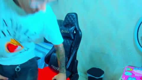 boy_tatto77 online show from January 2026 05:29:02 PM