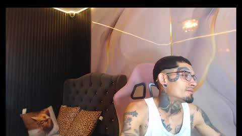 Snapshot of boy_tatto77 chatting on May 2026 11:22:02 PM boy_tatto77 online show from May 2026 11:22:02 PM