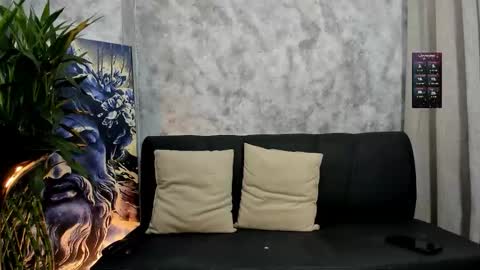 boyc02_ online show from November 2025 04:40:01 AM